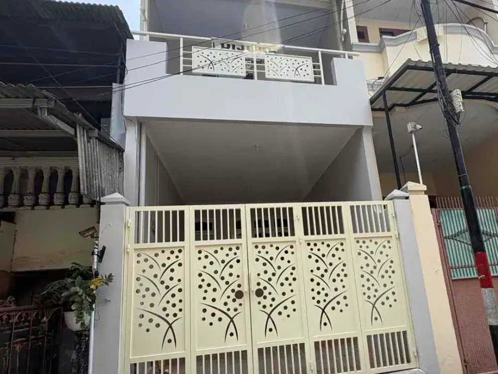 Rumah 2 Lantai siap huni di Teluk Gong Jakarta Utara