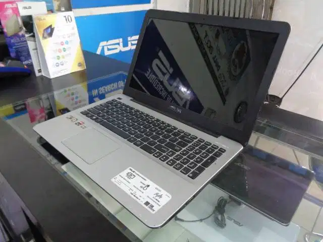 Laptop Asus X550DG A10 8700P Ram 8Gb Vga M340DX 2Gb