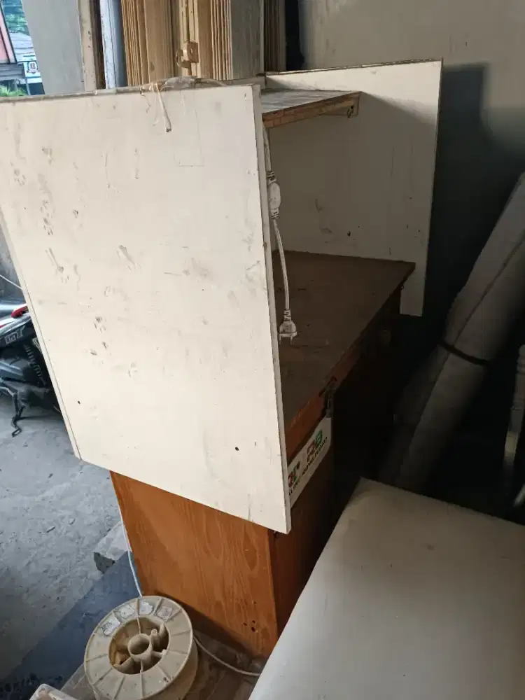 Meja komputer, meja belajar