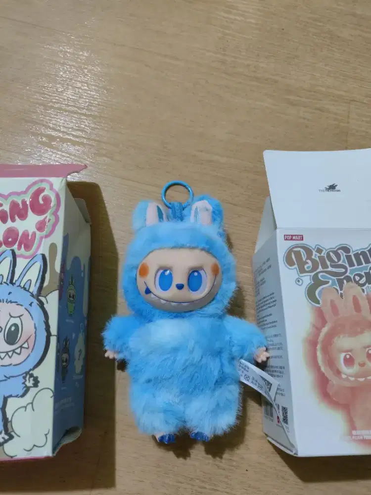 Boneka Labubu v3 Big Into Energy