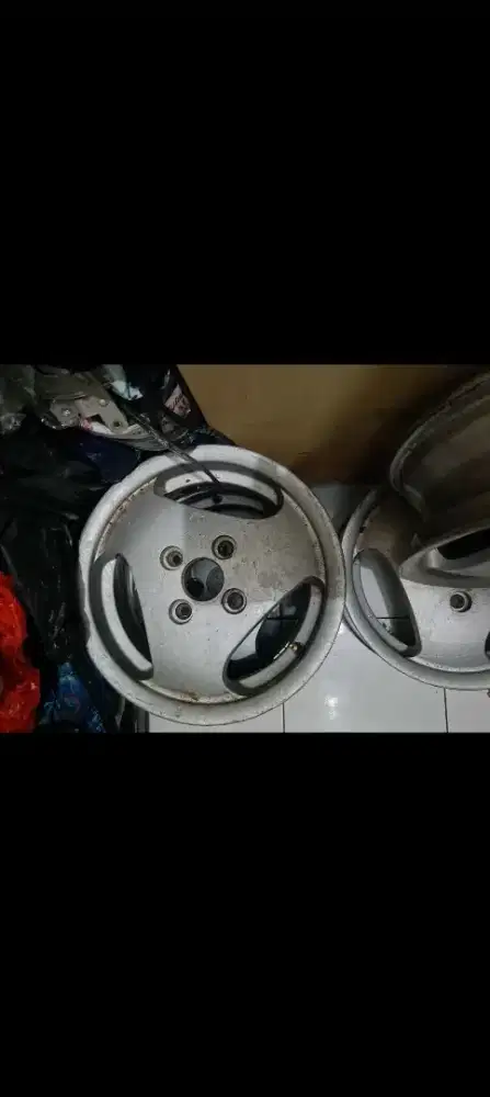 Dijual 1 set 4 pcs Velg Mobil Ring 13 PCD 100