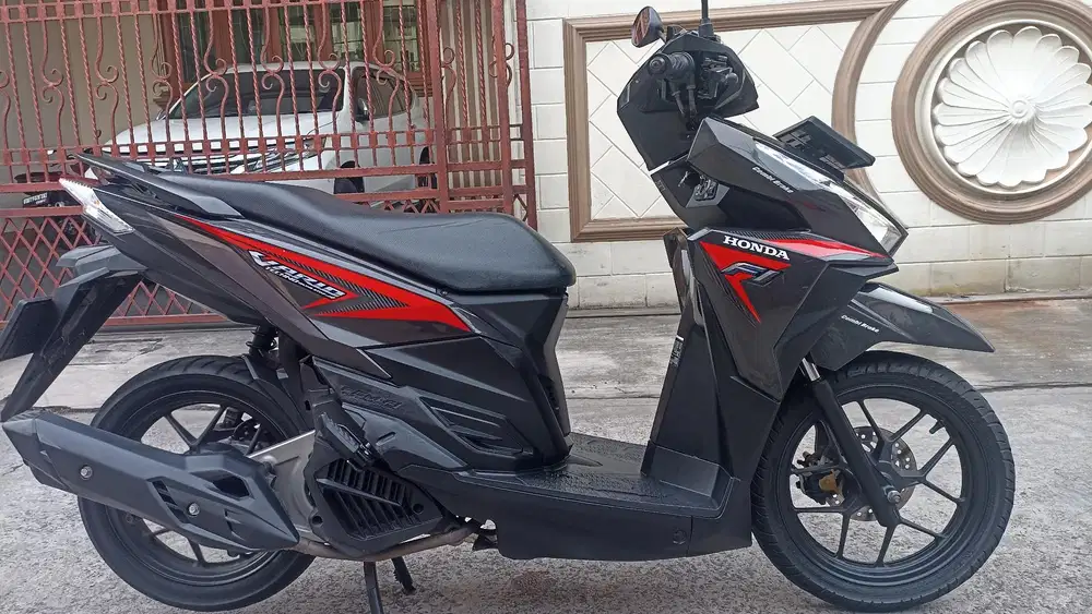 Honda Vario 125 LED CBS ISS tahun 2015 (pajak baru 2-2027)