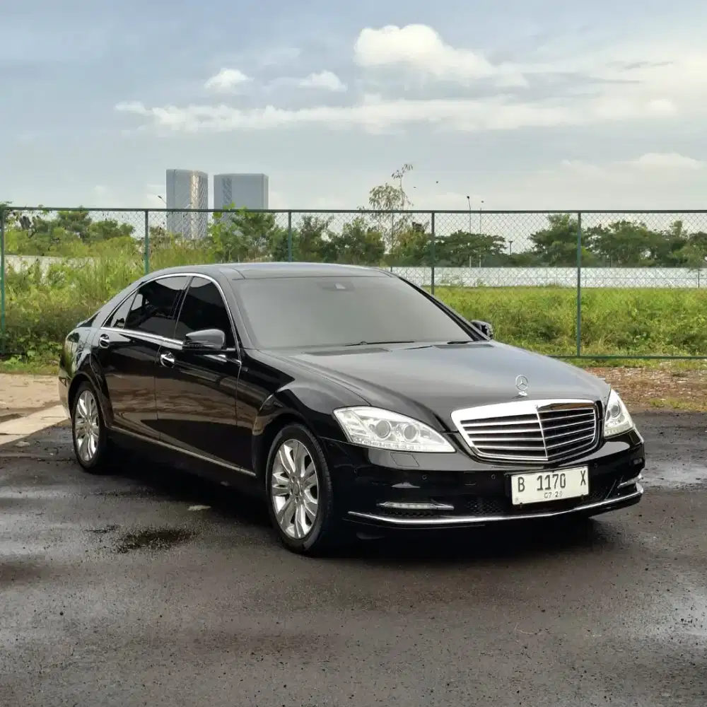 (km 26rb)Mercy S350L AT. Tahun 2014. Hitam. Perfect cond