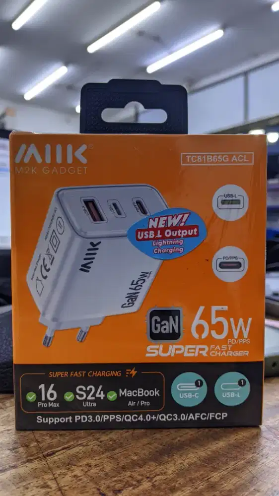 ADAPTOR CHARGER M2K 65W TC81B65G