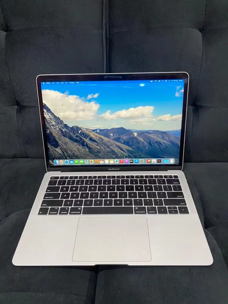 MacBook Air 2019 13inch, 8/128GB i5 SECOND
