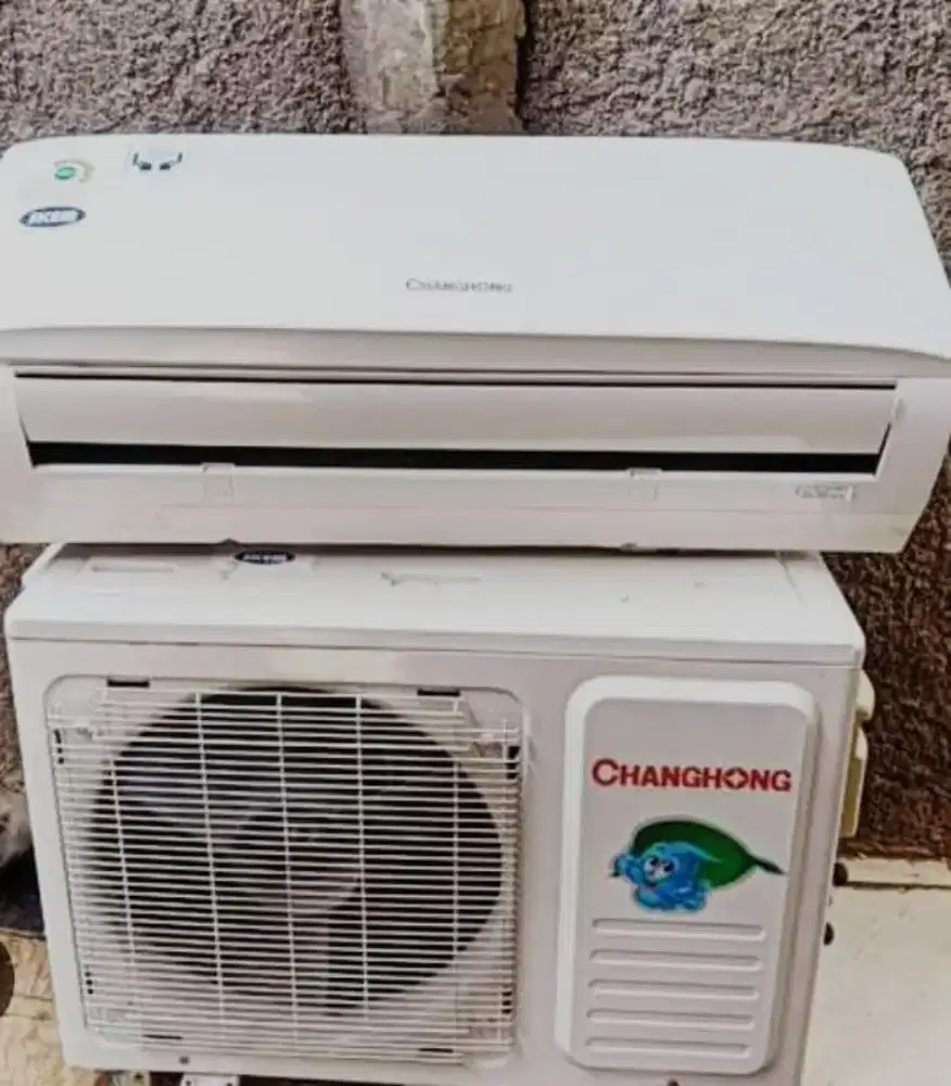 Ready AC bekas 1/2 pk mulus masih ada garansi panjang seperti baru