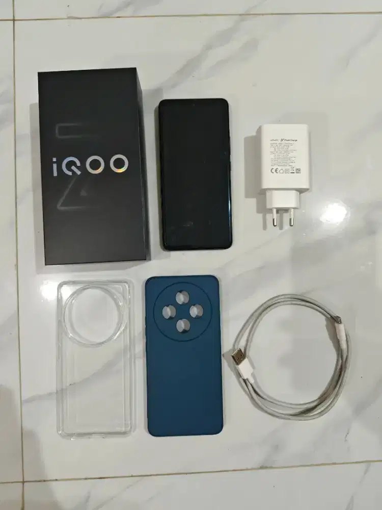 Jual IQOO Z10 - 12/512 - BLACK