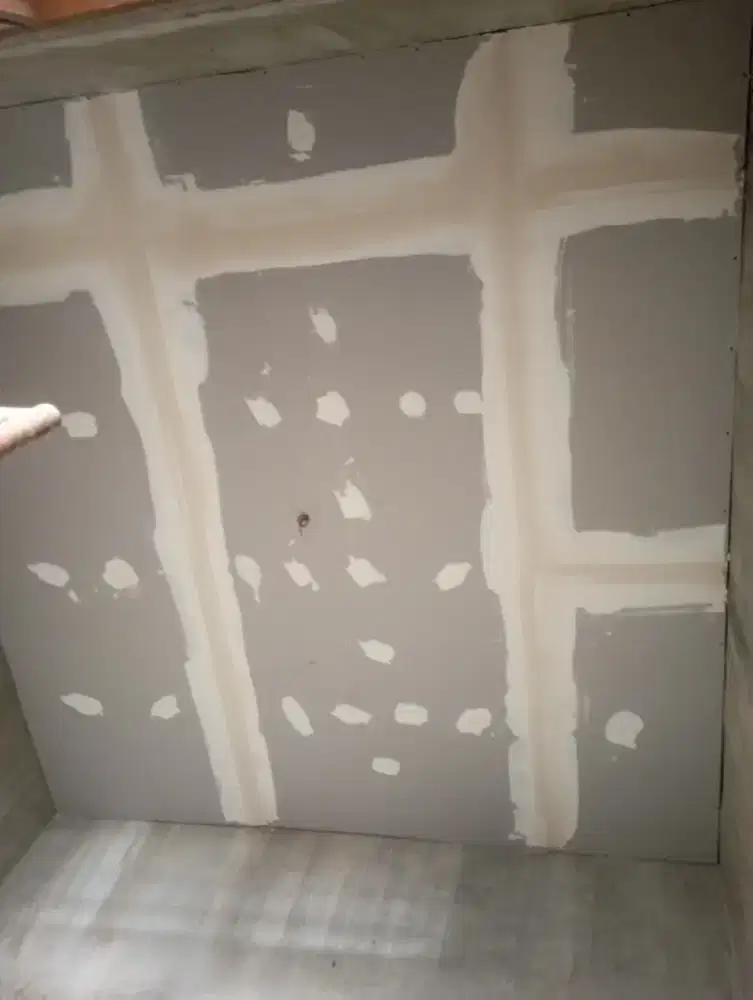 Tukang bangunan borongan