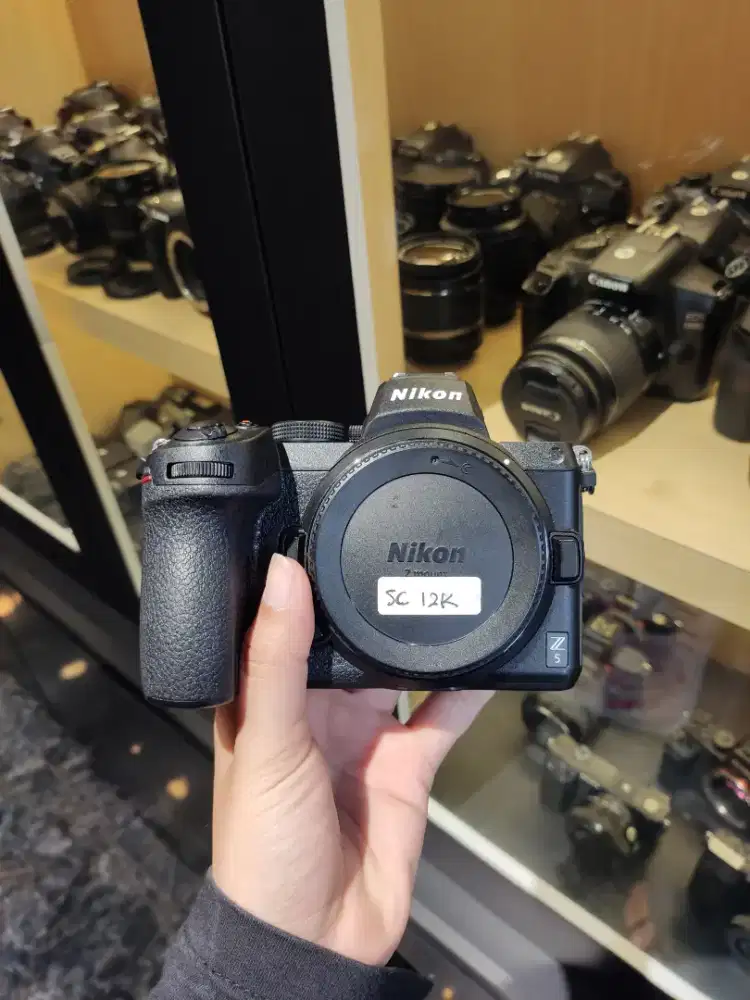 Nikon Z5 Body Only Mulus SC 12K
