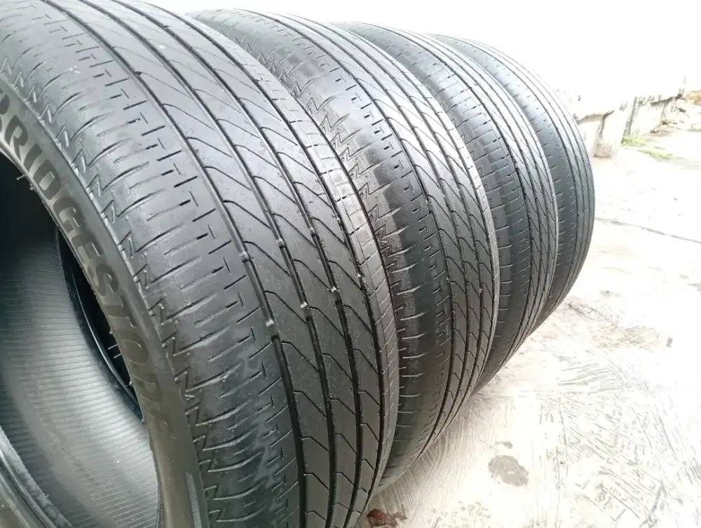 215/55R17 Brigstone turanza T005. Cabutan 4pcs.