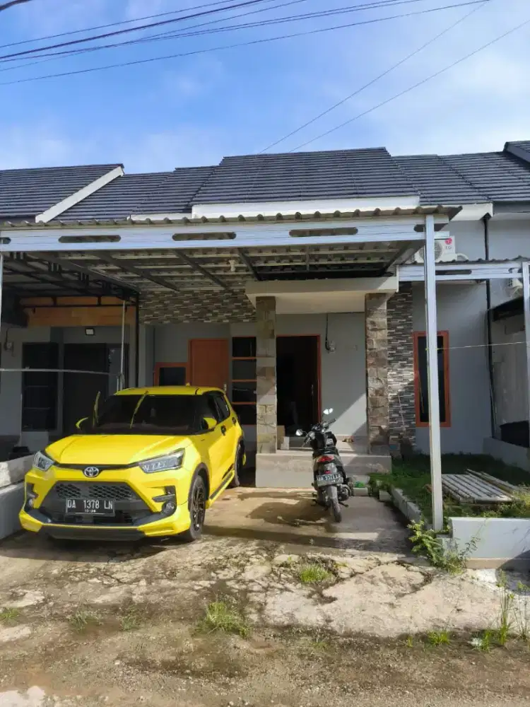 Di kontrakan rumah pertahun/ 6 bulan