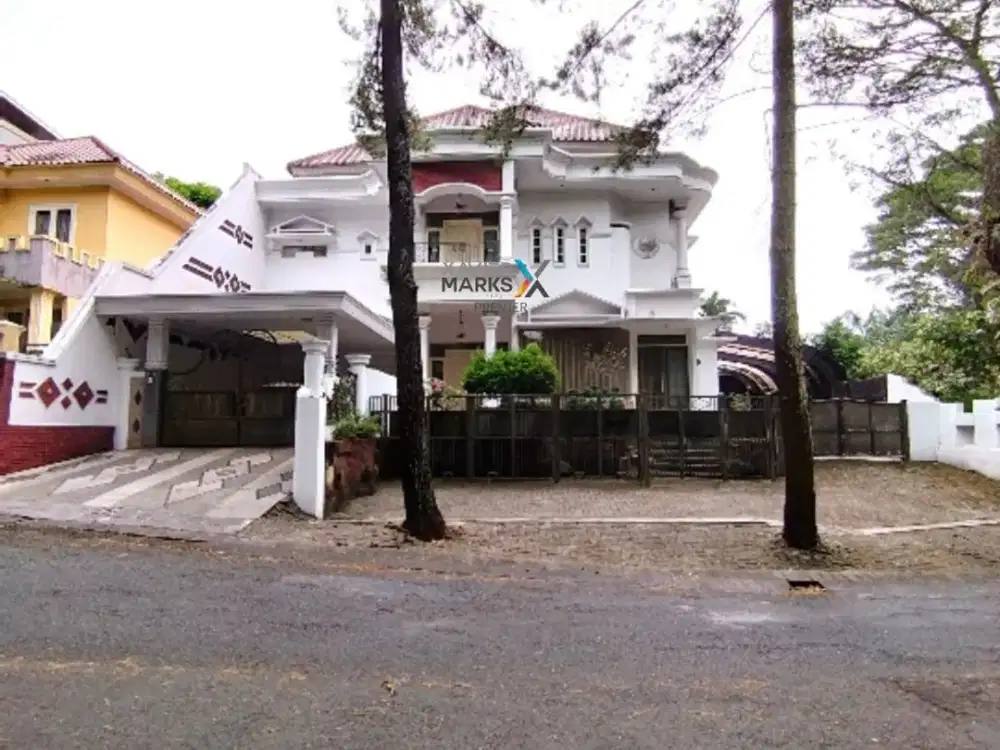 Dijual Rumah Mewah di Raya Boulevard Riverside, Blimbing Malang