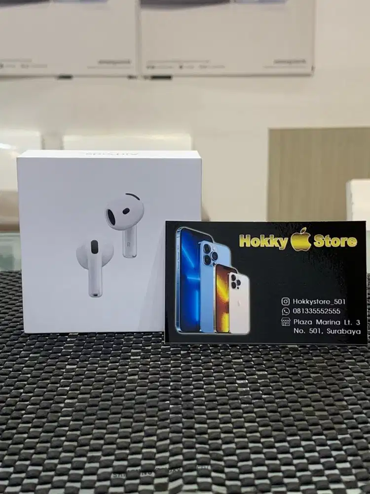 New Apple Airpods 4 ANC