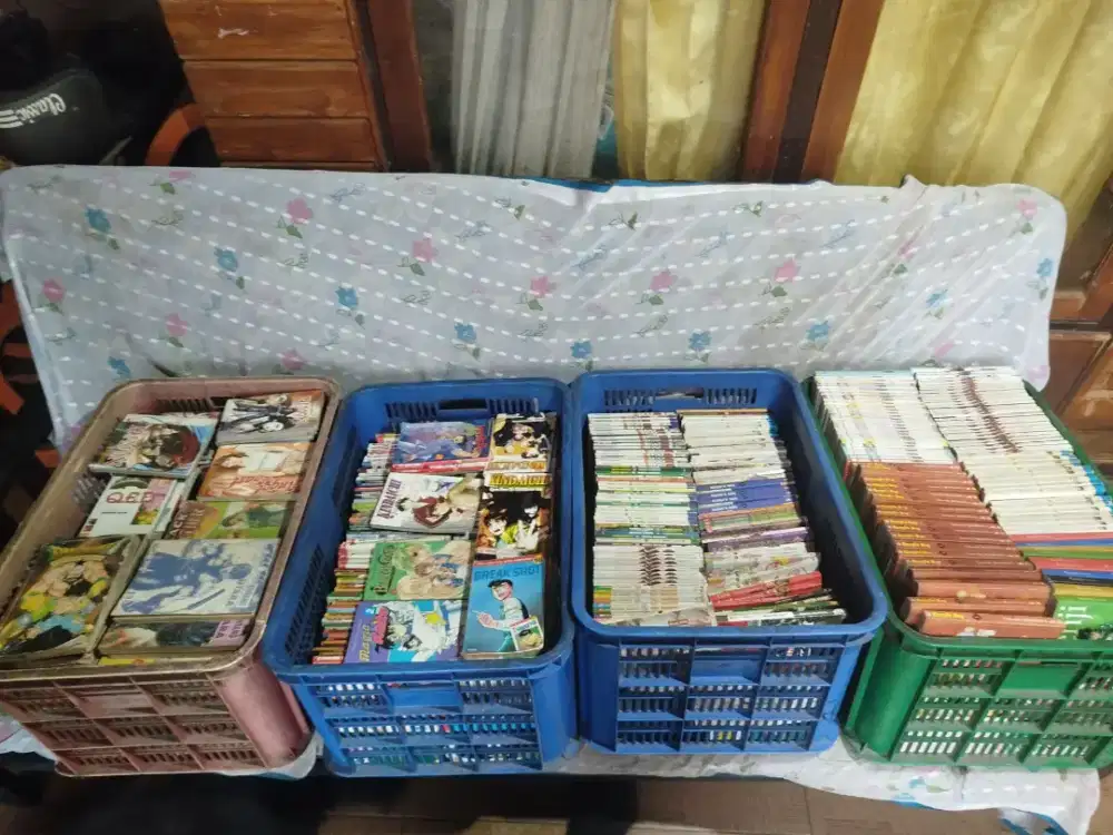 Dijual borongan 1042 pcs komik