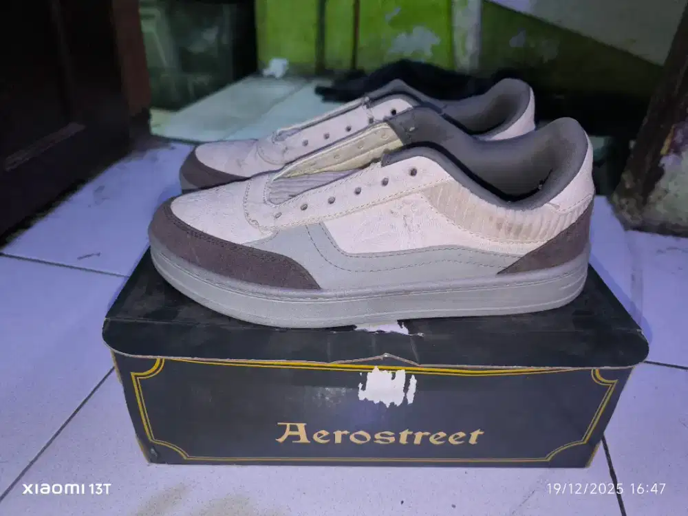 Sepatu second aero street x harry potter special edition