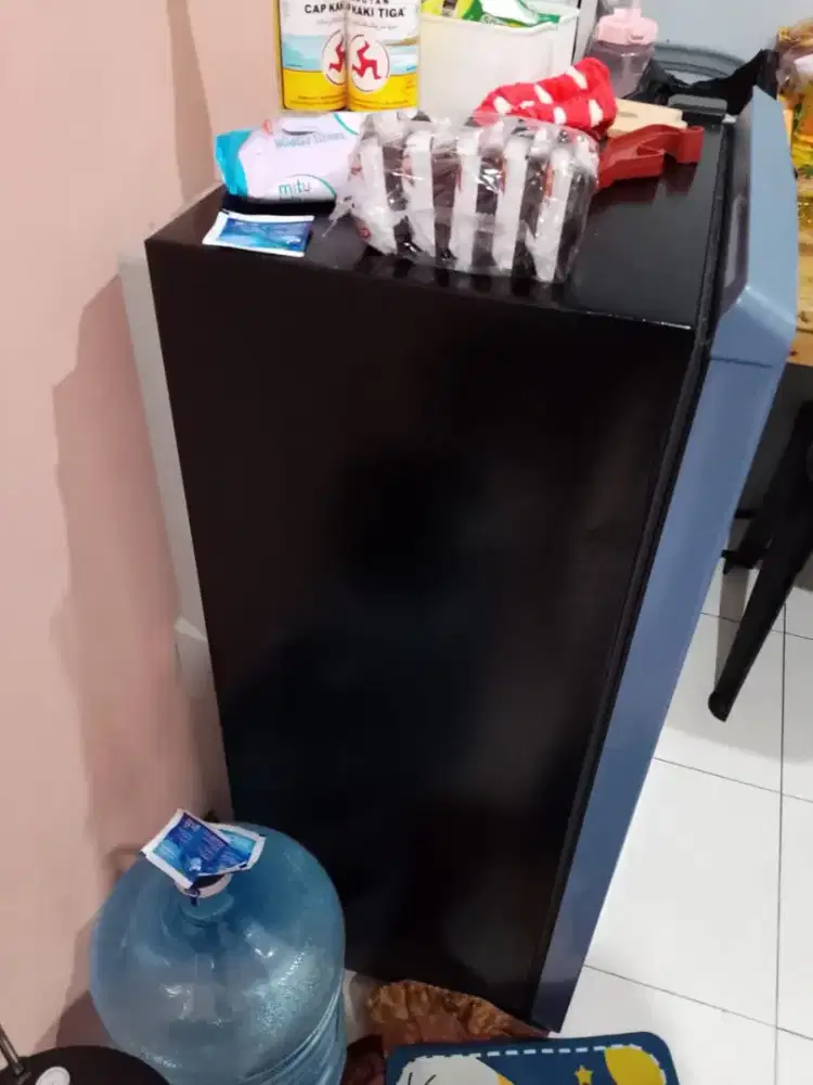 Kulkas aqua Sharp(like new)