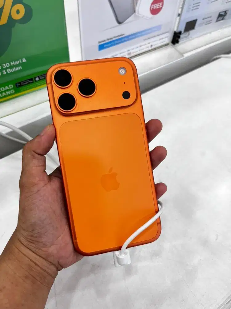 Iphone 17 PROMAX ready stock (orange) khusus kredit