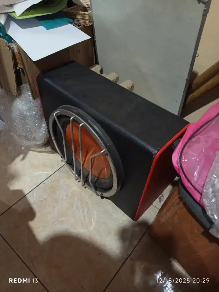 Dijual Subwoofer mobil 2nd bagus
