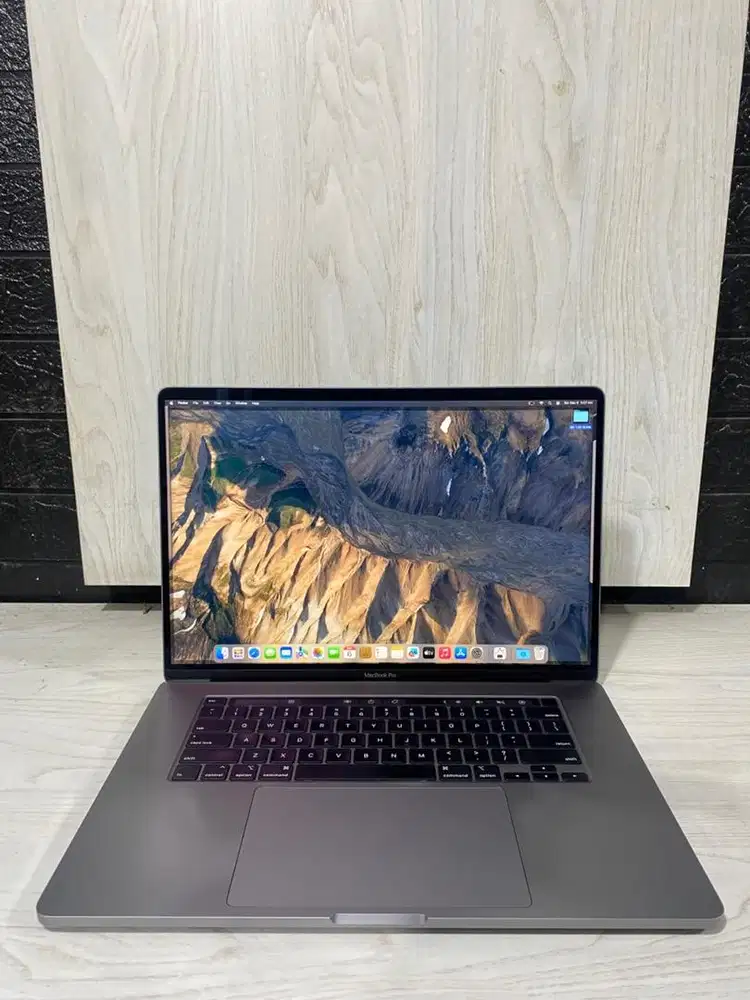 Macbook Pro 2019 intel core i9 16inc RAM 32gb SSD 1tb