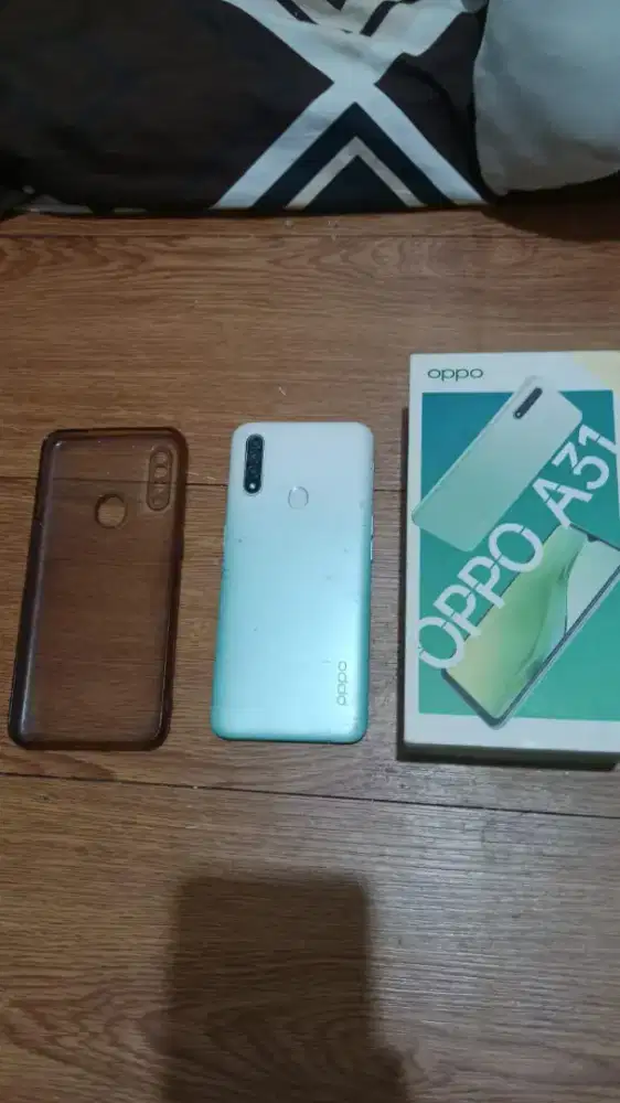 Oppo a31 4/128 secondhand minus charger