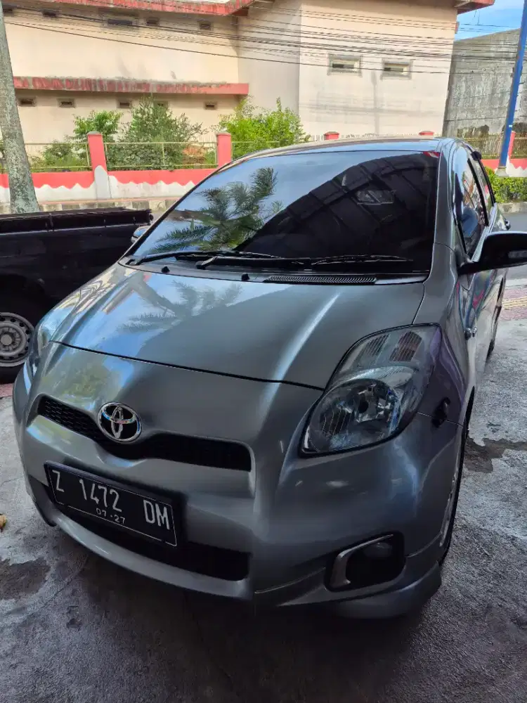Yaris E 2012 Manual