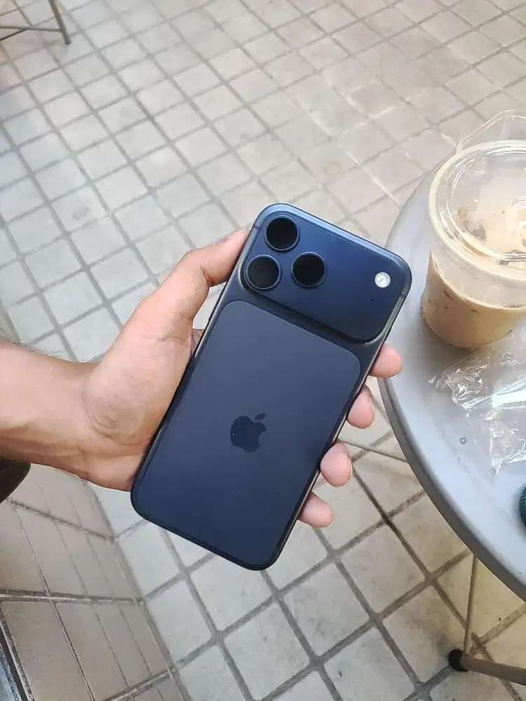 iPhone 17 Pro Max 256GB Deep Blue - Baru 1 Minggu