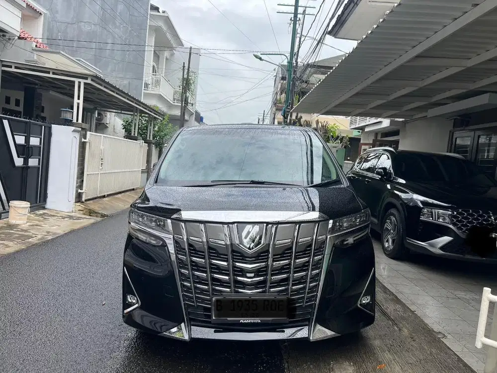 Toyota Alphard 2.4 G AT 2023 Warna Hitam, terawat, Ex Direksi