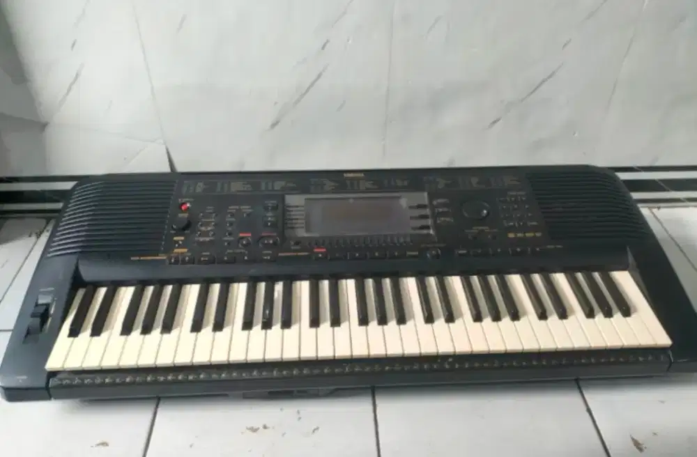 Keyboard Yamaha psr 630 & adaptor ORI