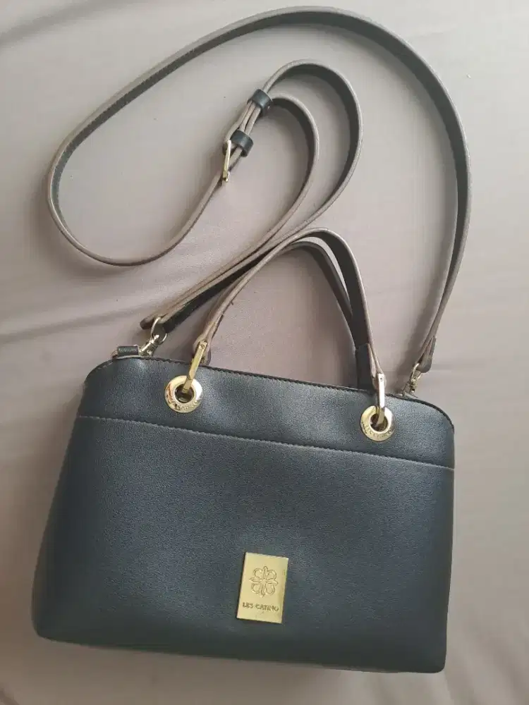 Tas Les Catino warna hitam