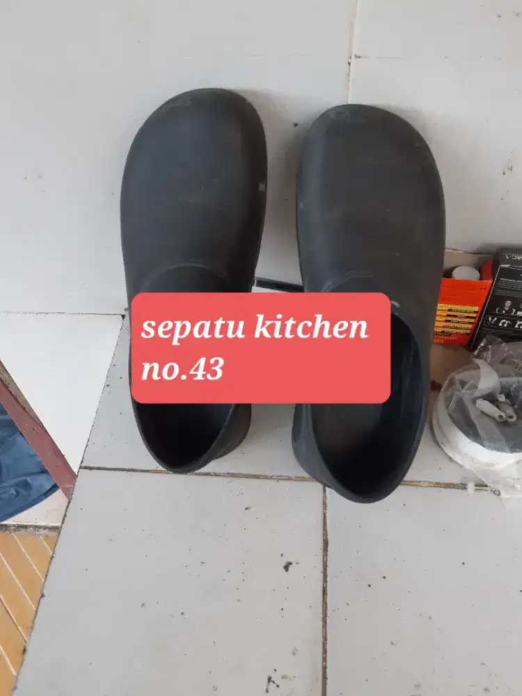 Sepatu Kitchen size 43