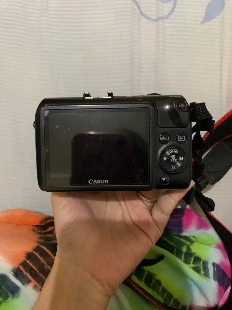 Jual camera Canon Eos M First Gen
