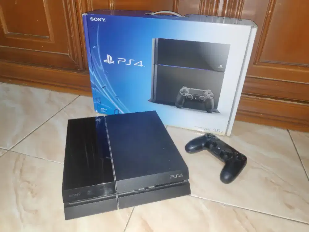 JUAL RUGI PS4 + 5 KASET GAME