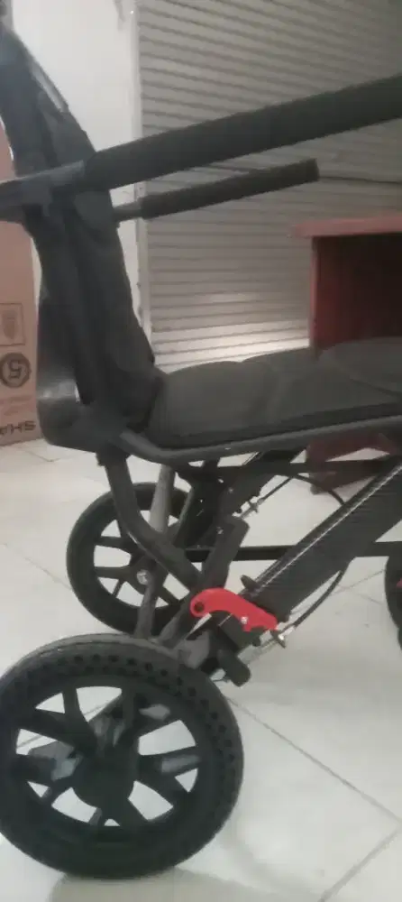 Kursi roda portable traveling