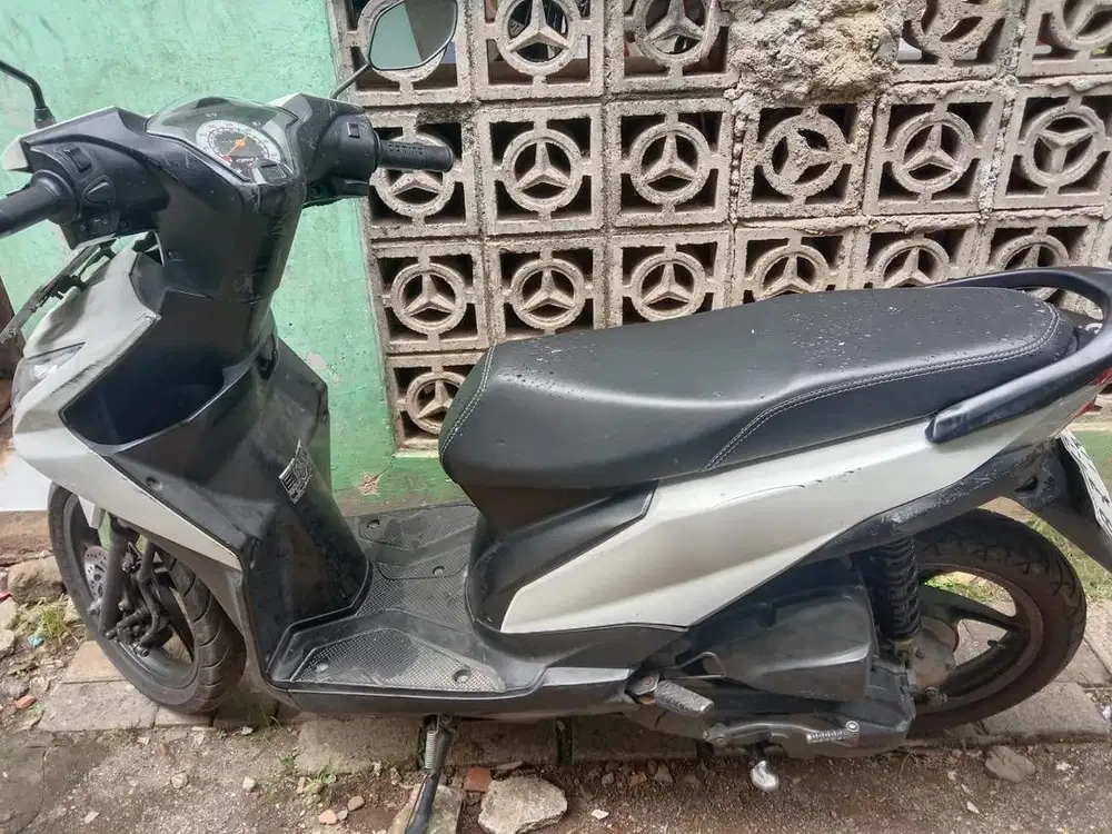 Jual motor beat tahun 2012