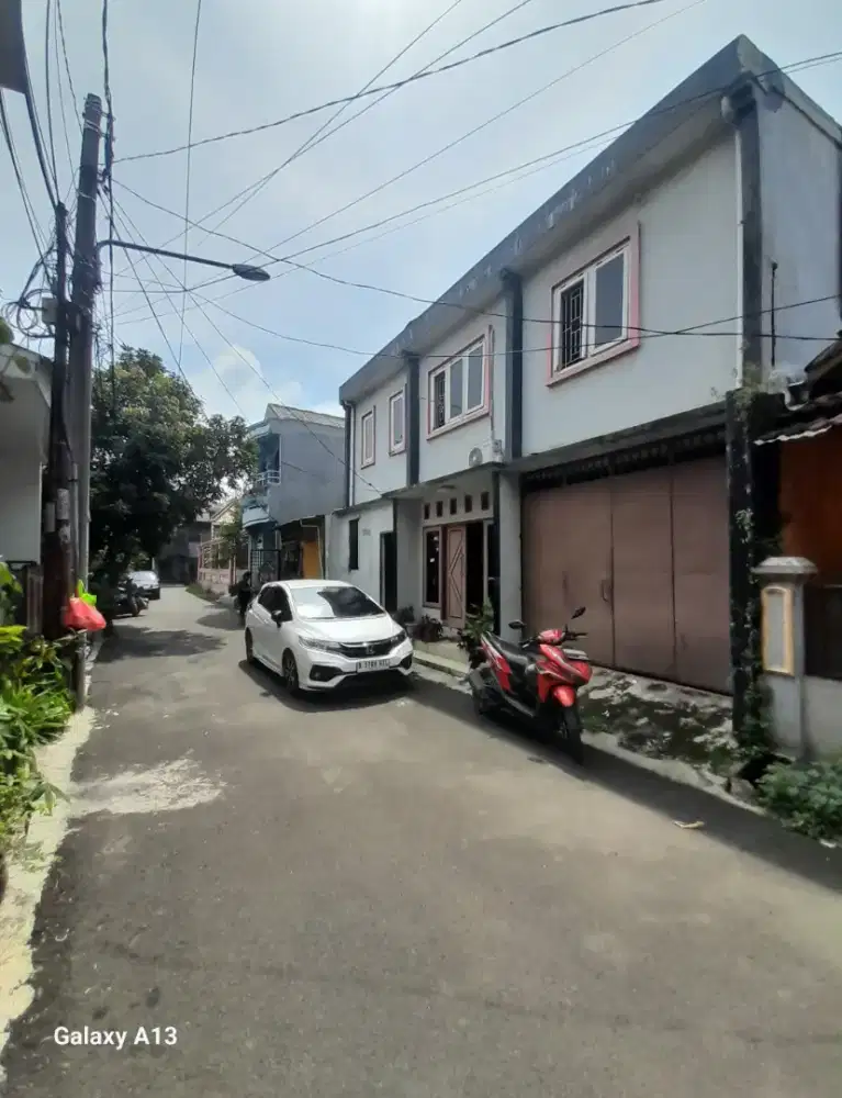 Rumah + kos2an Kranggan Cibubur dijual Cepat Nego