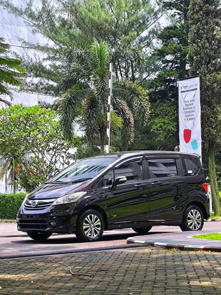 DP 19JT // HONDA FREED E PSD 1.5 AT 2013 FACELIFT