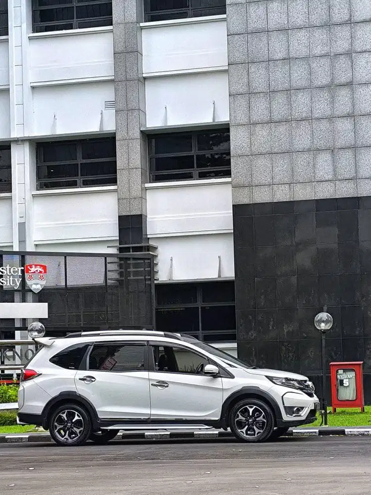 LOW KM // DP 19JT // HONDA BR-V E PRESTIGE 1.5 AT 2016 TGN PERTAMA