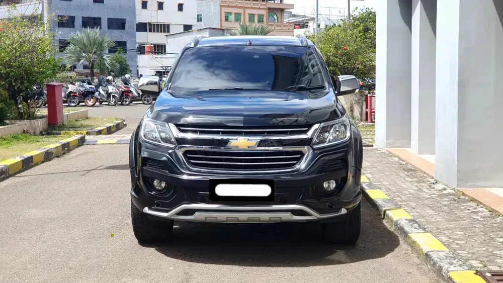 Chevrolet trailblazer ltz duramax 2018 hitam diesel