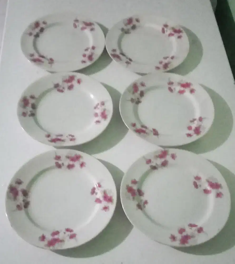 Piring ceper japan lawas motif bunga seruni diameter  16.3 cm