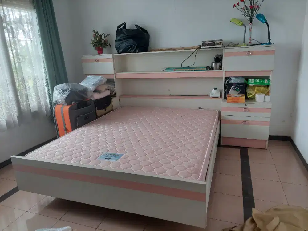 Dijual Bed Set ukuran 180 x 200