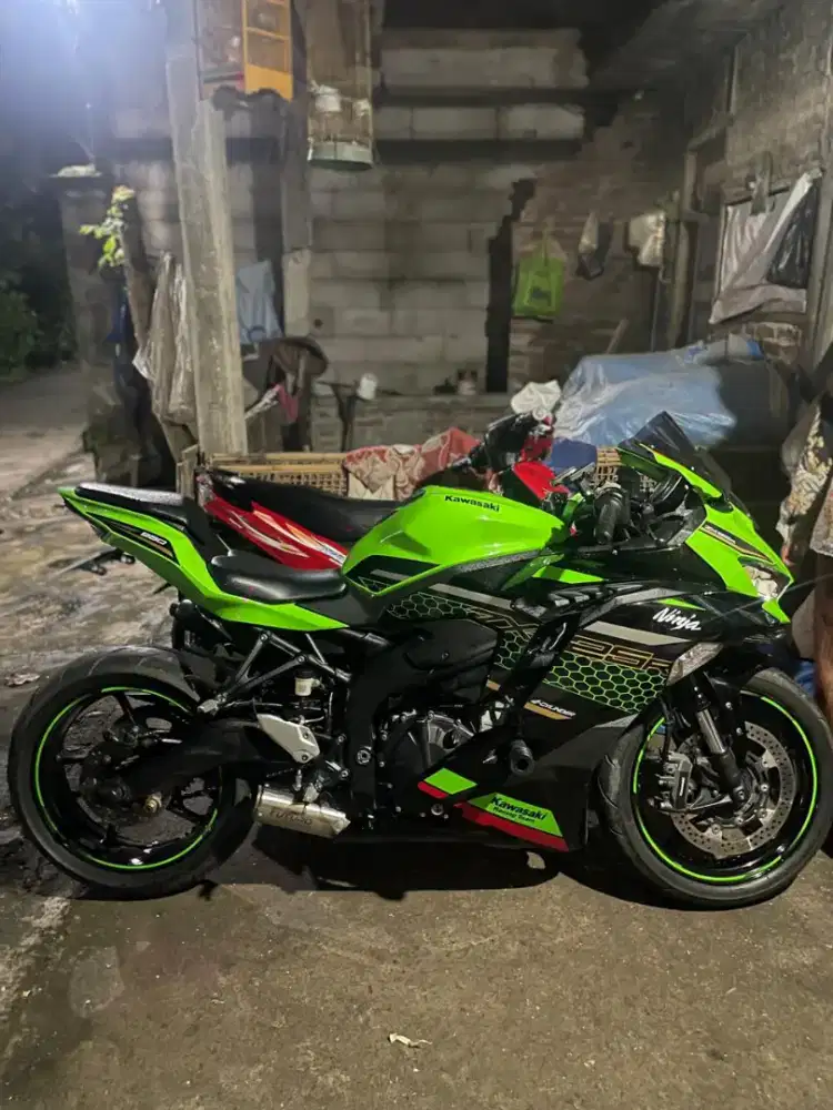 Ninja Kawasaki ZX25 R