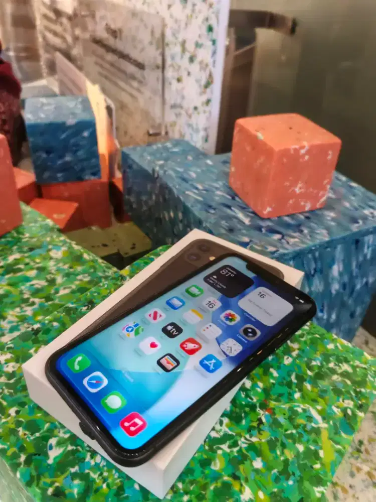 Iphone 11 256 gb mending ini baru