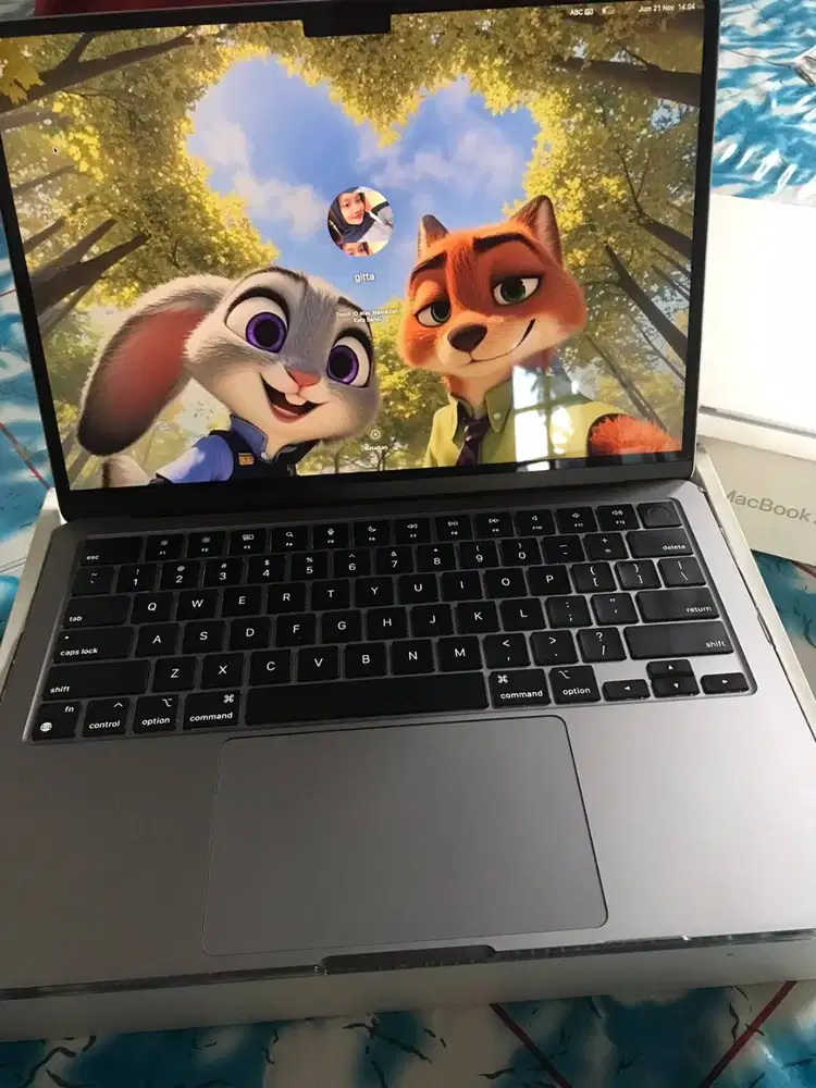 Dijual Macbook Air M2 13 inch Tahun 2022