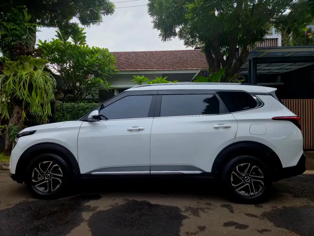 Kia Carens 1.5L IVT 2023 Captain Seat Bensin Istimewa