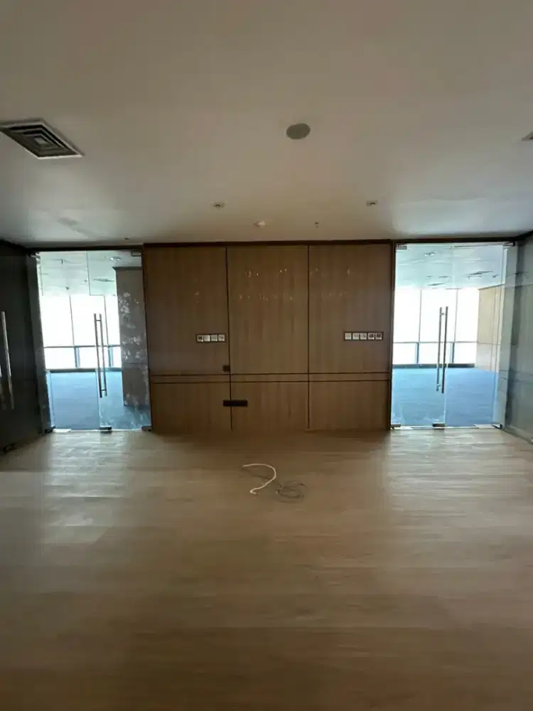 DIJUAL/DISEWAKAN UNIT OFFICE SIAP PAKAI BEKAS KANTOR SEMI FURNISH