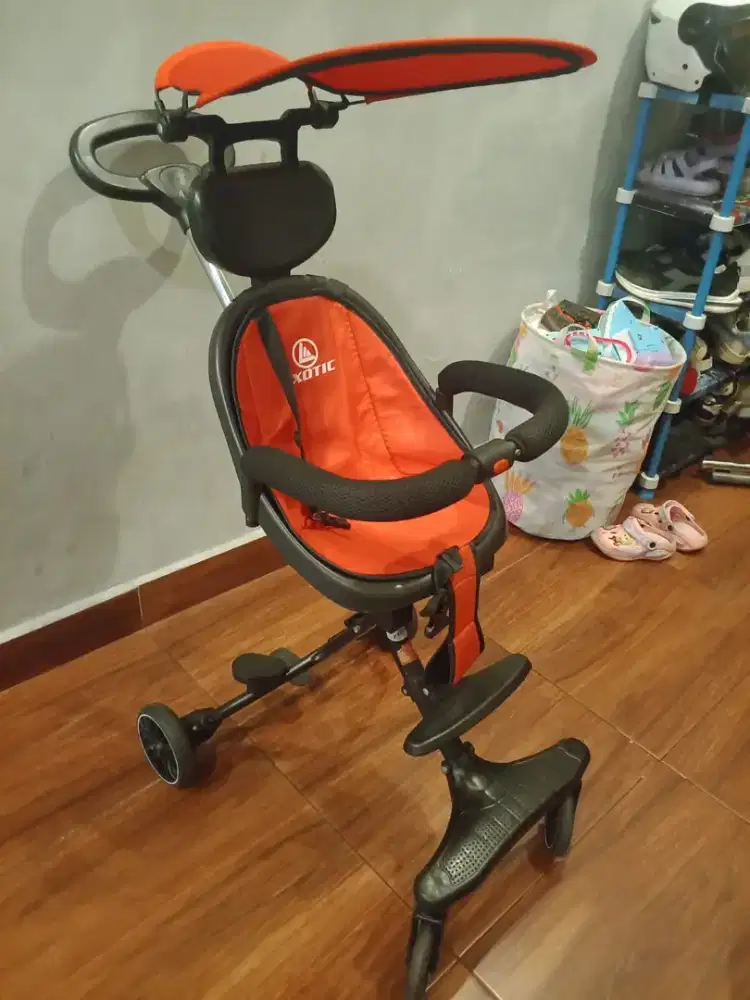 STROLER EXOTIC LIKE NEW