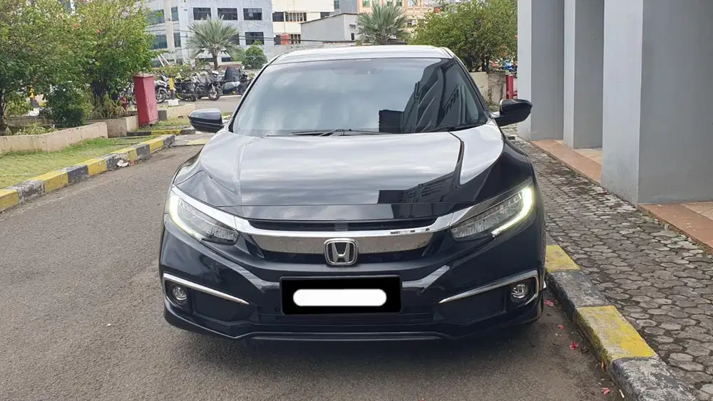 Km46rb honda civic turbo es sedan 2019 hitam pajak panjang