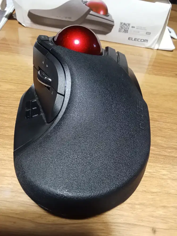 ELECOM Huge Trackball Mouse 2.4GHz Wireless, Normal, COD Cijantung Dsk