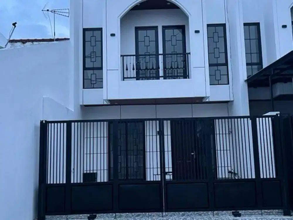 Rumah Baru American Classic  Wisma Mukti Klampis Surabaya Timur