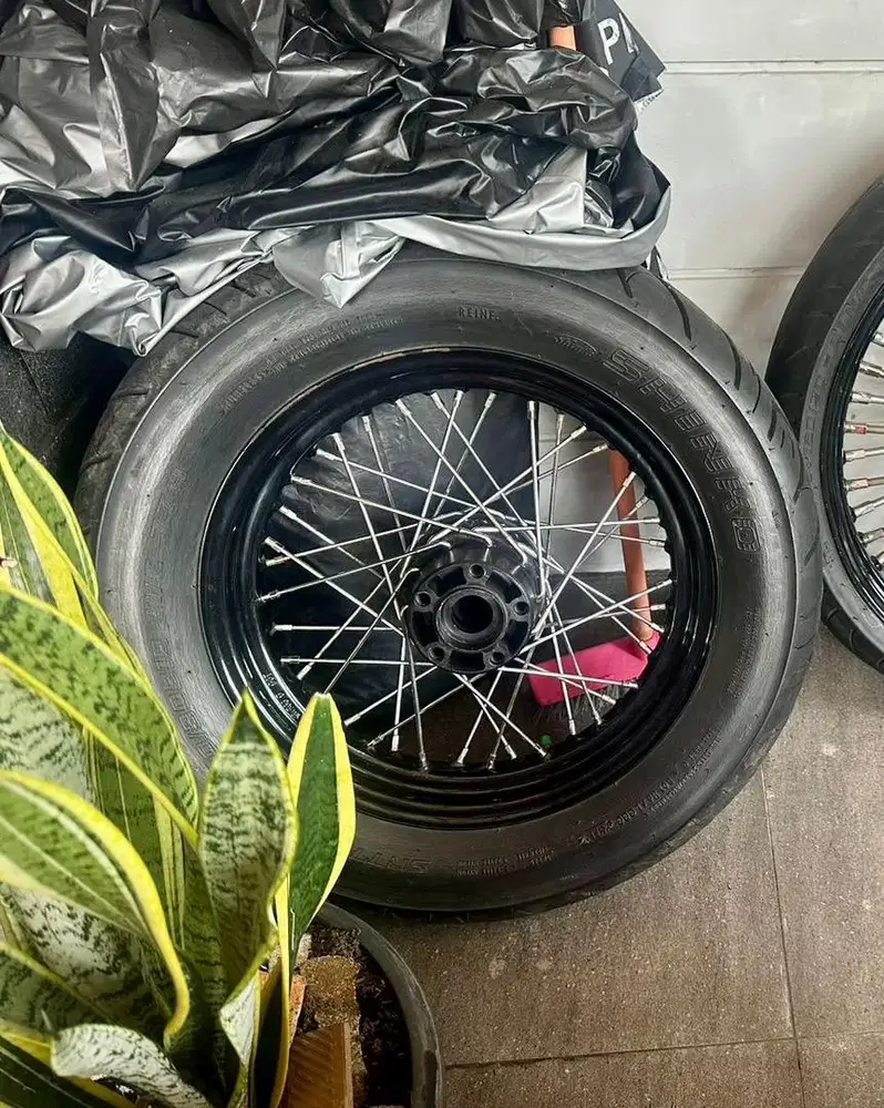 Velg motor harley davidson softail